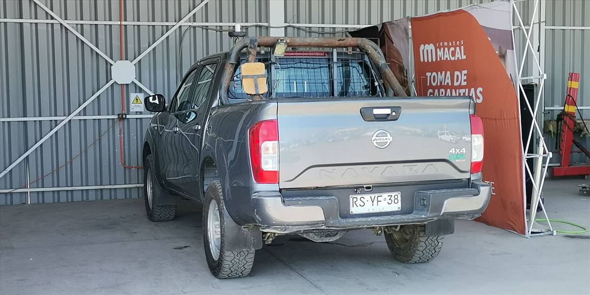 NISSAN NAVARA D CAB MT 4X4 2.3 - Imagen 5