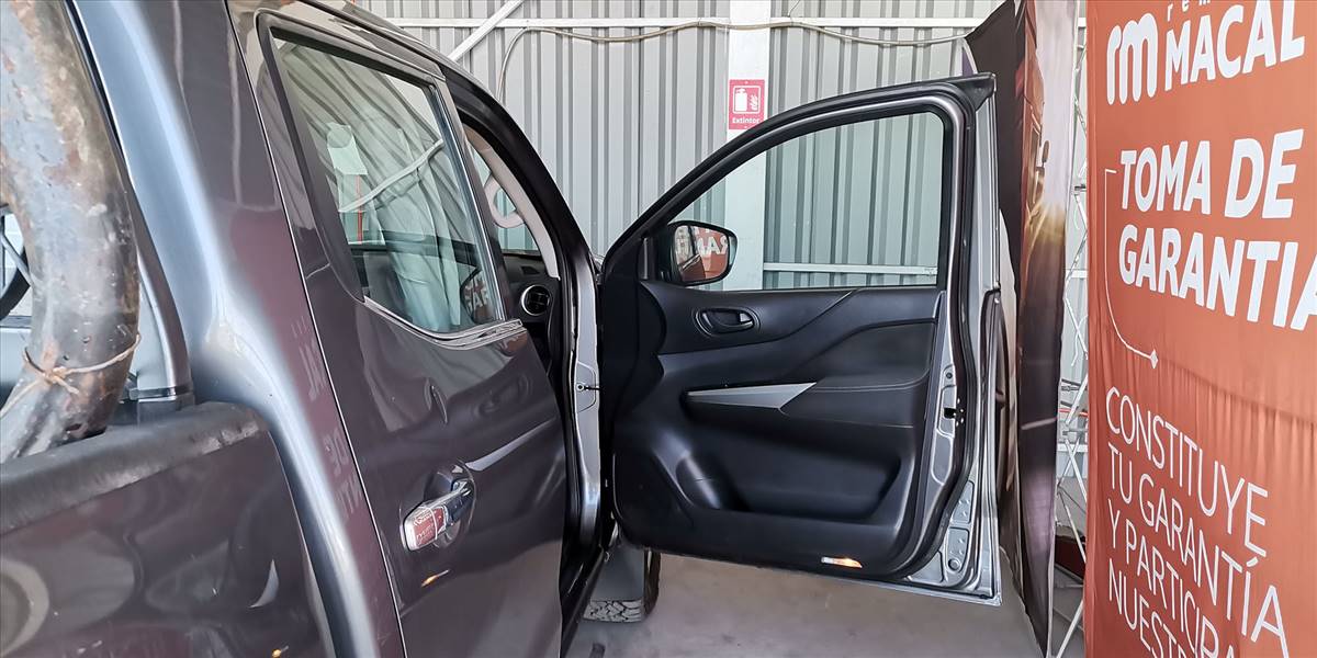 NISSAN NAVARA D CAB MT 4X4 2.3 - Imagen 26