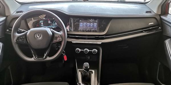 CHANGAN CS15 HB 4X2 1.5 - Imagen 8