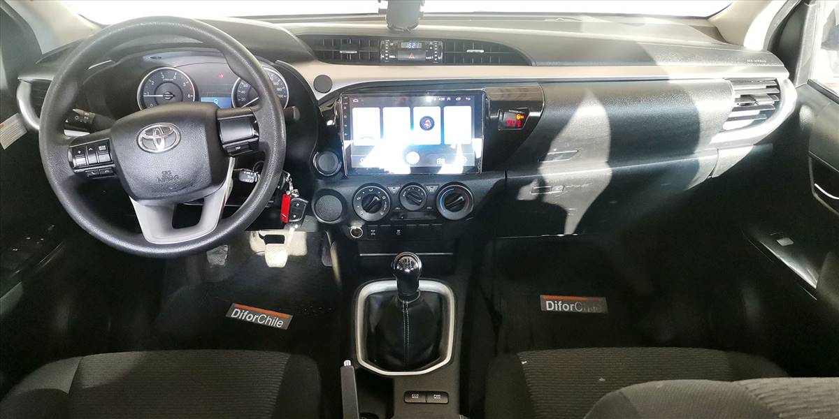 TOYOTA HI LUX DCAB 4X2 2.4 - Imagen 4