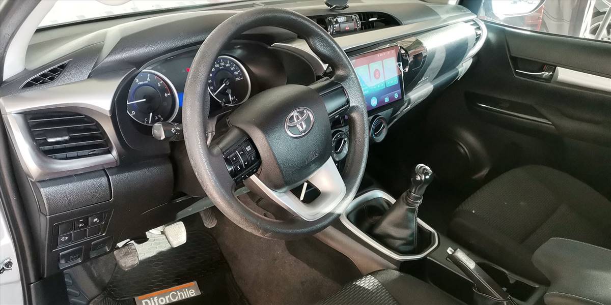 TOYOTA HI LUX DCAB 4X2 2.4 - Imagen 22