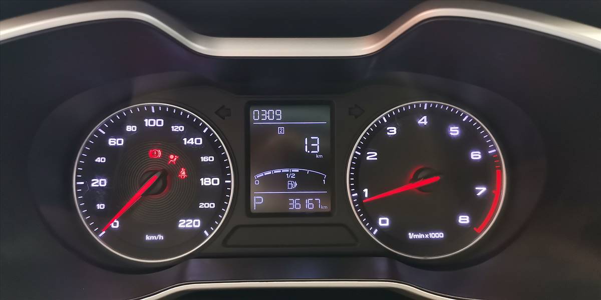 MG ZS 1.5 AT - Imagen 48