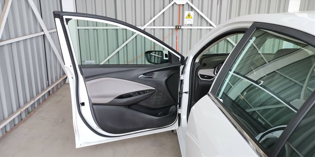 CHEVROLET ONIX NB PREMIER 1.0T AUT - Imagen 27
