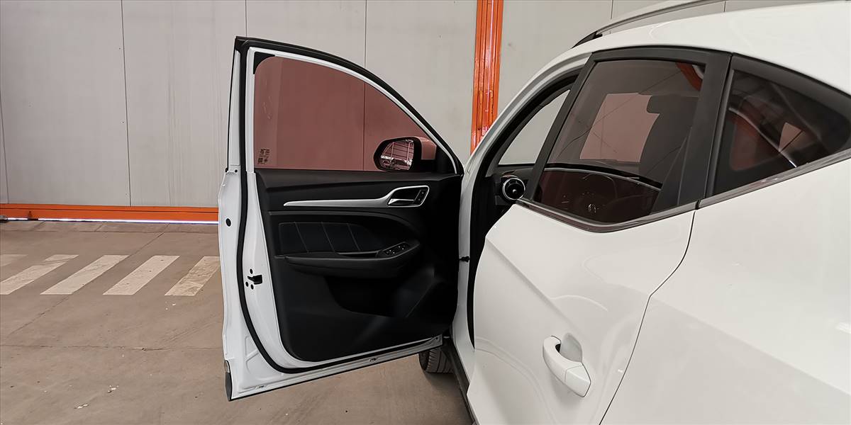 MG ZS 1.5 AT - Imagen 31