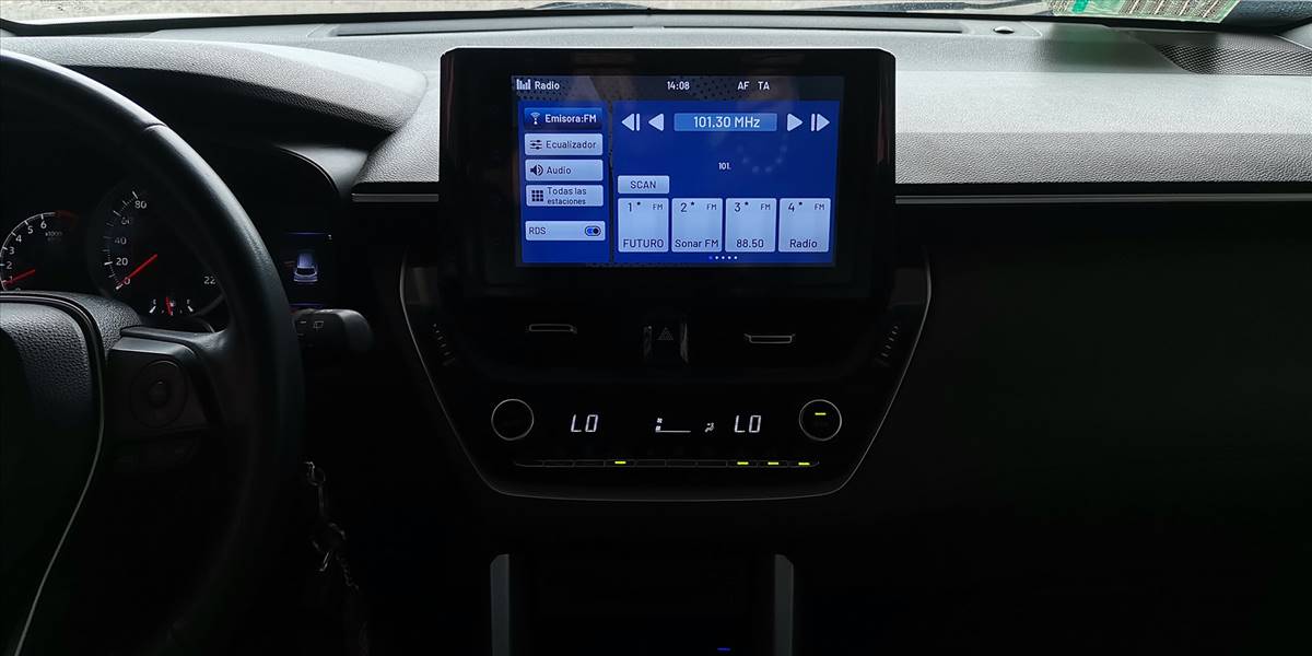 TOYOTA COROLLA CROSS 2.0 AUT - Imagen 23