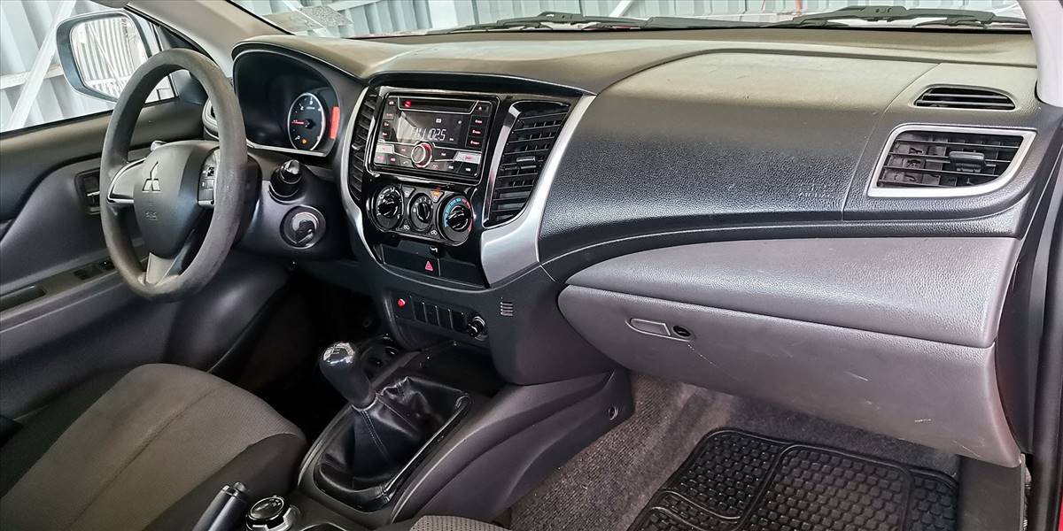 MITSUBISHI L200 KATANA CRT - Imagen 25