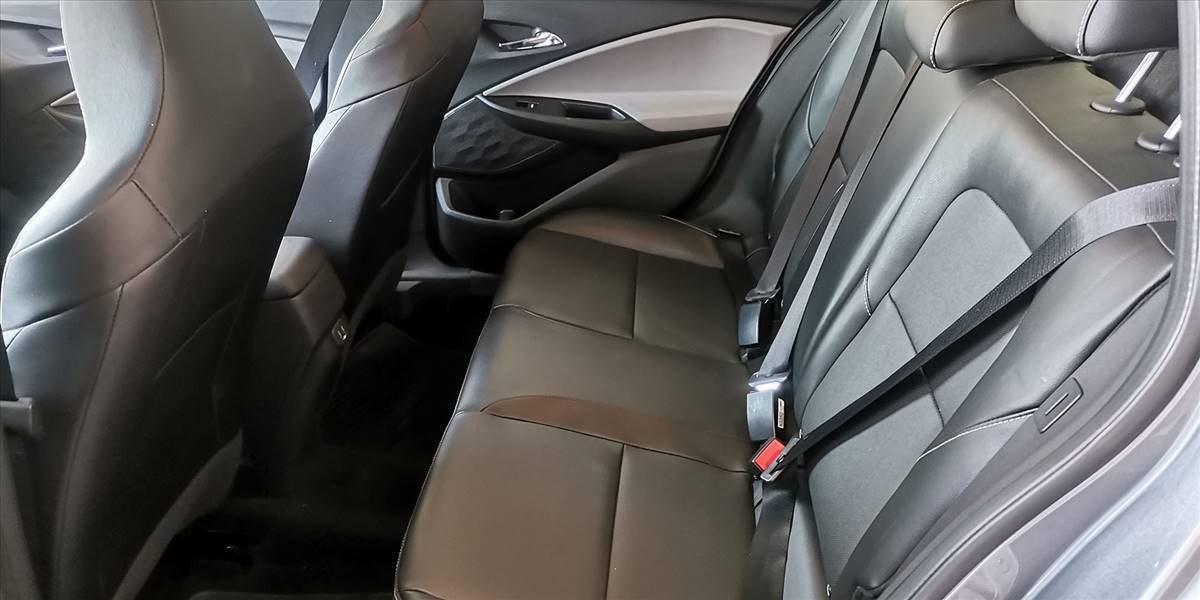 CHEVROLET ONIX NB 1.0 AUT - Imagen 26