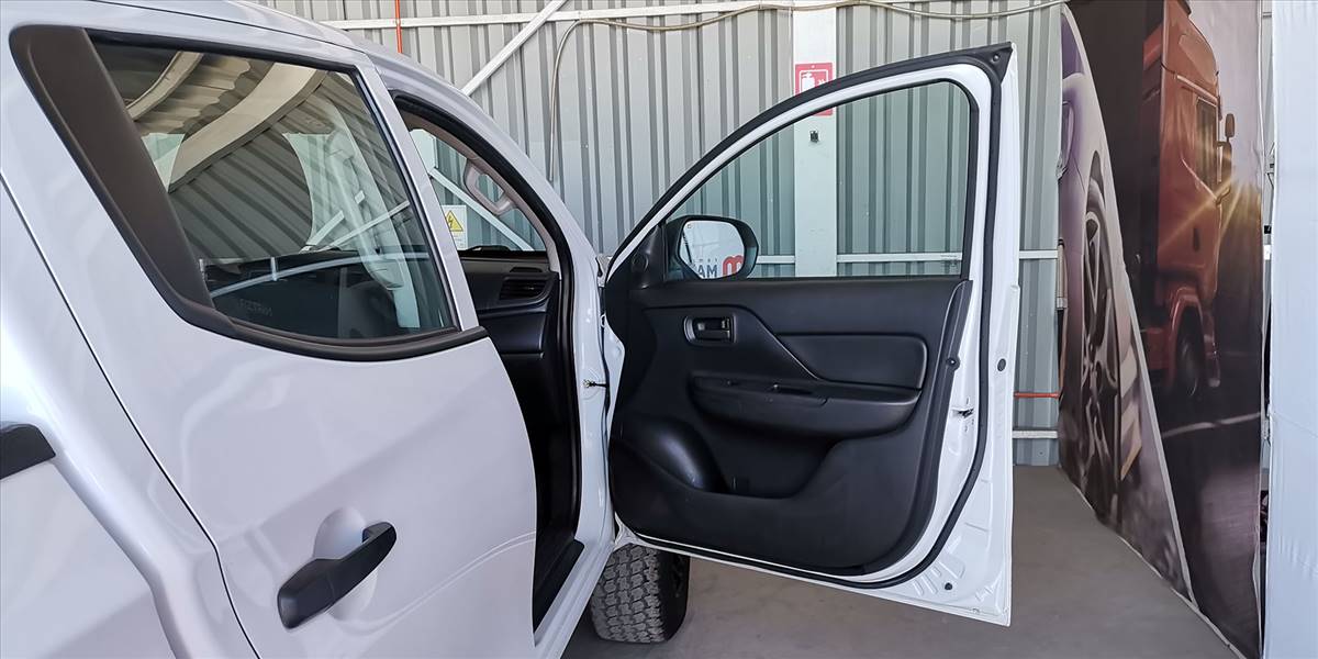 MITSUBISHI L200 WORK CR 2.5 - Imagen 31