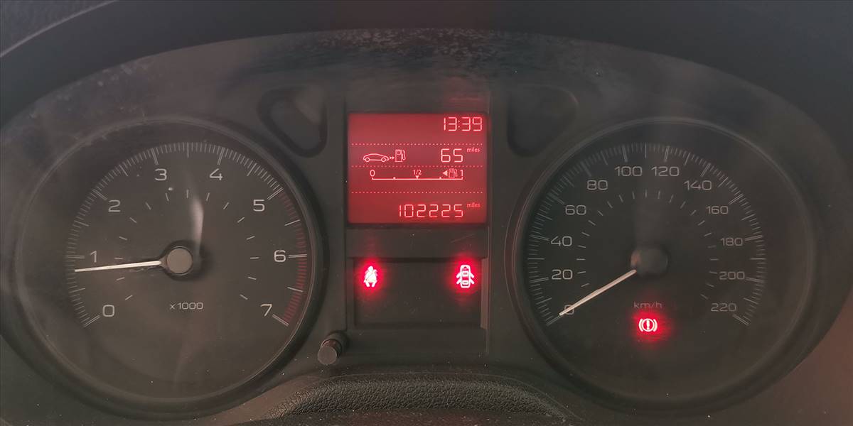 PEUGEOT 301 HDI 92HP 1.6 - Imagen 27