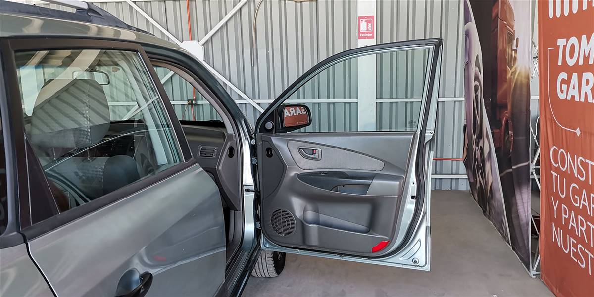 HYUNDAI TUCSON GL 2.0 - Imagen 130