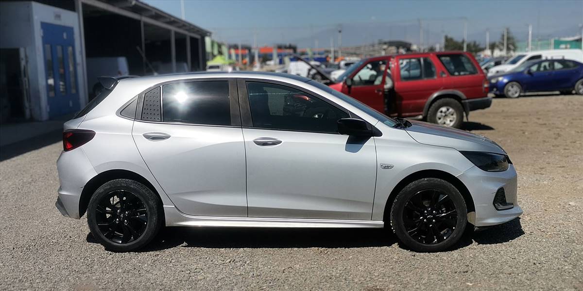 CHEVROLET ONIX HB RS 1.0T - Imagen 28