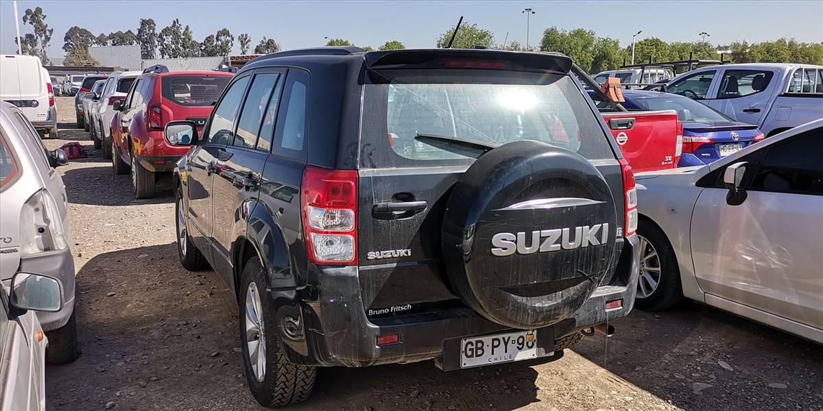 SUZUKI GRAND NOMADE GLX SPORT 2.4 - Imagen 13