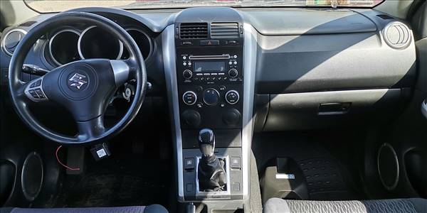 SUZUKI GRAND NOMADE GLX SPORT 2.4 - Imagen 24