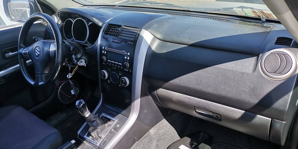 SUZUKI GRAND NOMADE GLX SPORT 2.4 - Imagen 54