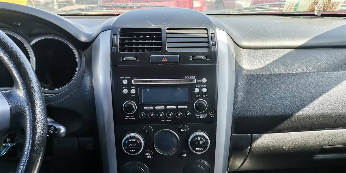SUZUKI GRAND NOMADE GLX SPORT 2.4 - Imagen 55