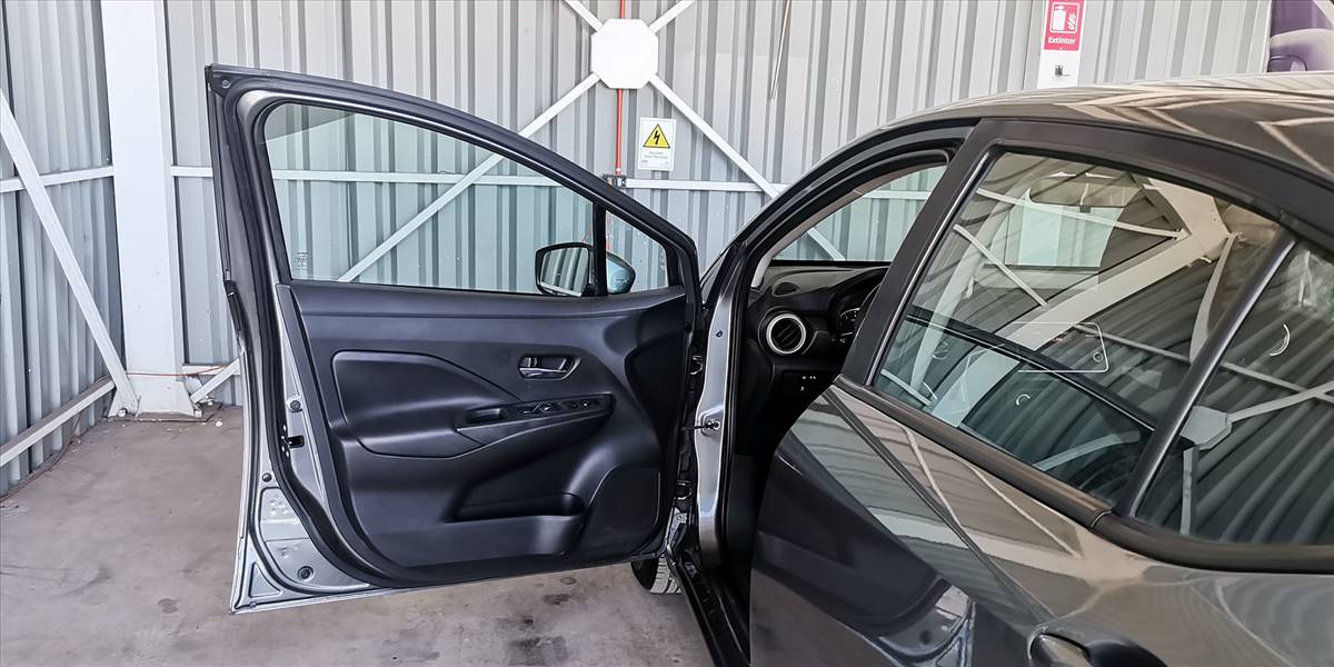 NISSAN VERSA MT 1.6 - Imagen 30