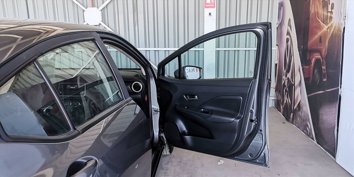 NISSAN VERSA MT 1.6 - Imagen 31