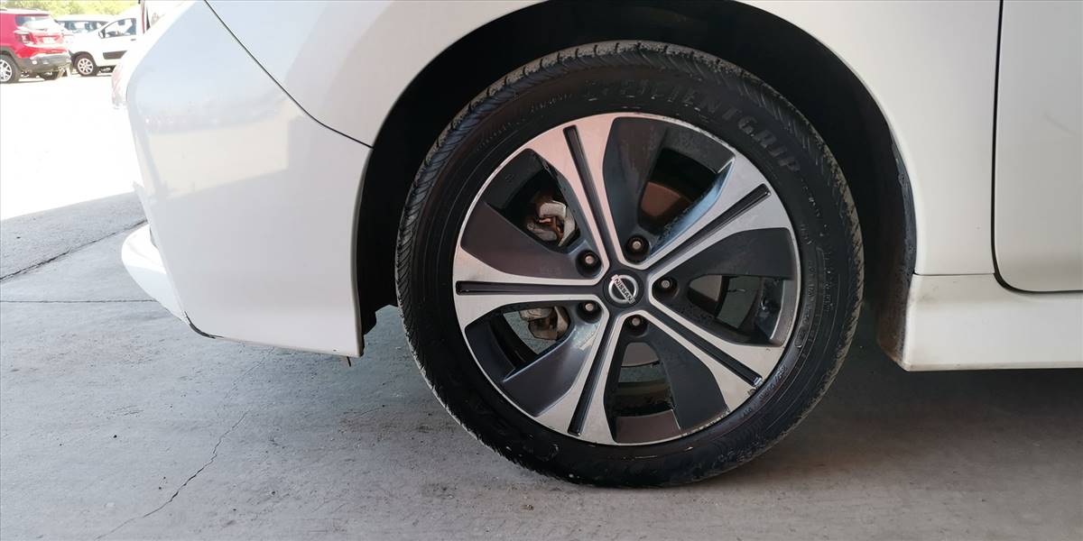 NISSAN LEAF AUT - Imagen 18