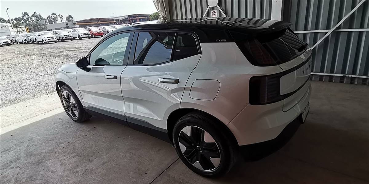VOLVO EX30 E60 CORE AUT - Imagen 13