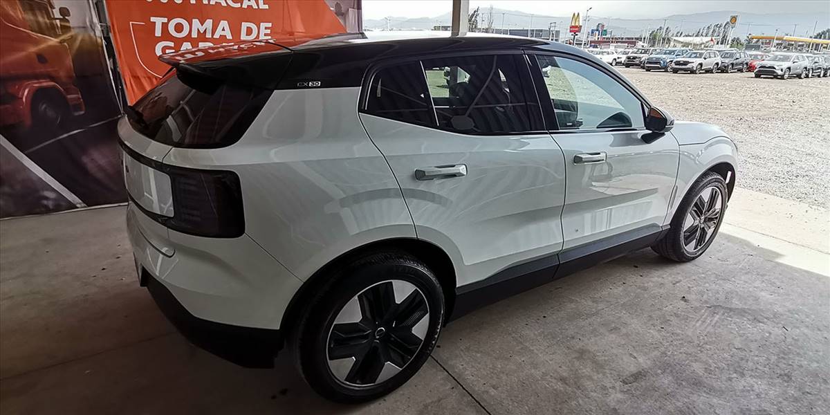 VOLVO EX30 E60 CORE AUT - Imagen 14