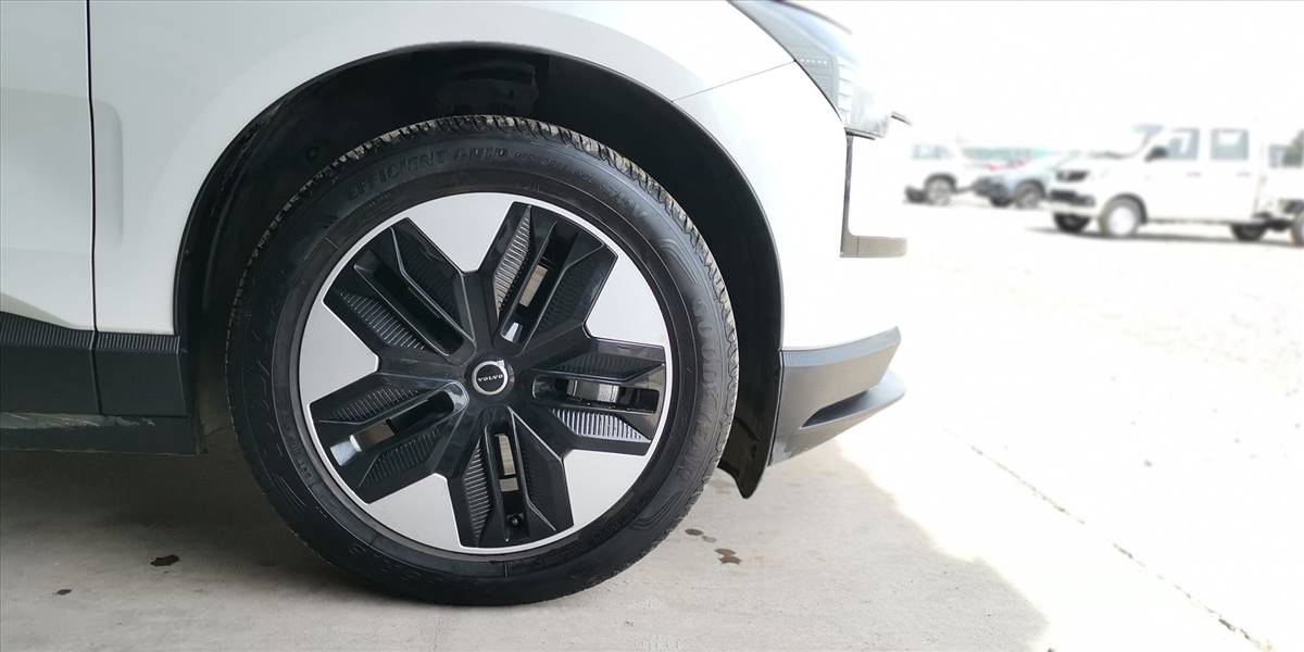 VOLVO EX30 E60 CORE AUT - Imagen 20