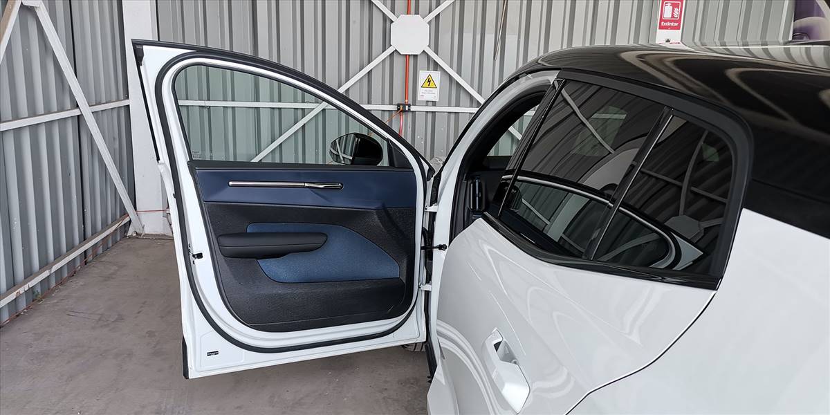VOLVO EX30 E60 CORE AUT - Imagen 30