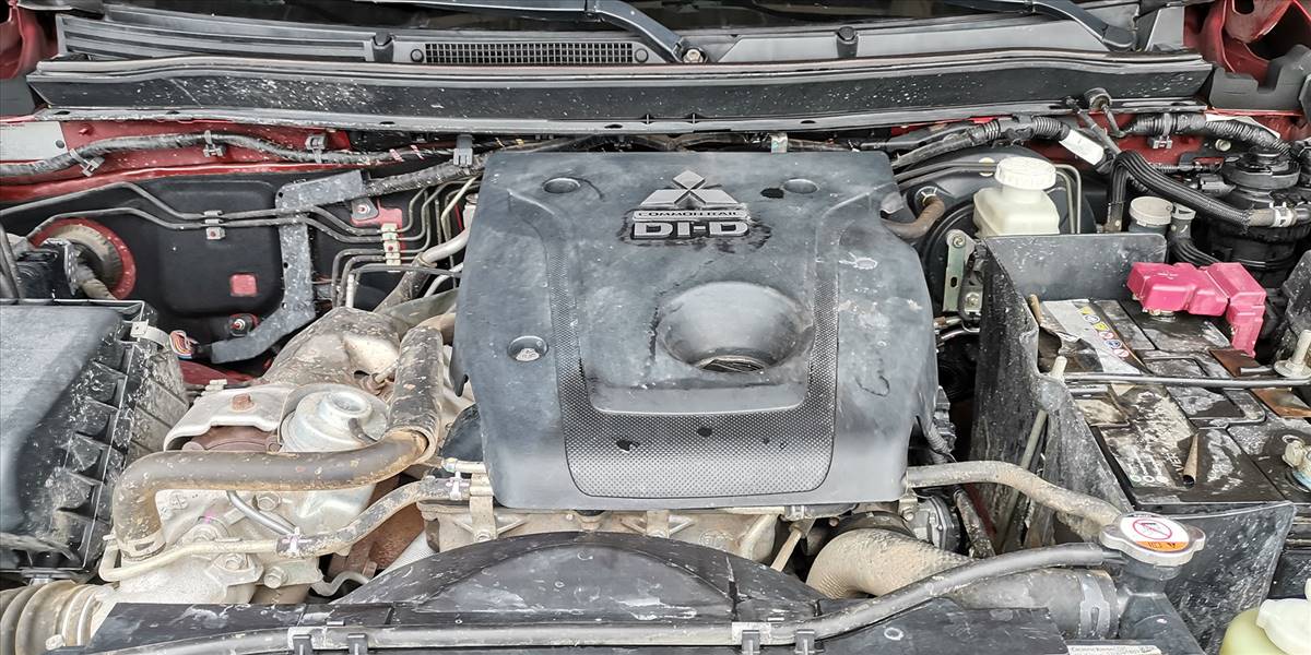 MITSUBISHI L200 KATANA CRT 2.4 - Imagen 38