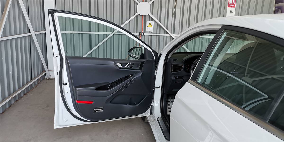 HYUNDAI IONIQ EV GLS - Imagen 54