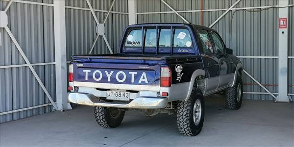 TOYOTA HI LUX D CAB 2.4 - Imagen 4