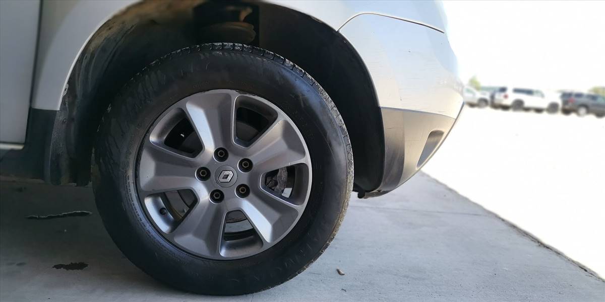 RENAULT DUSTER DYNAMIQUE 4X4 2.0 - Imagen 17