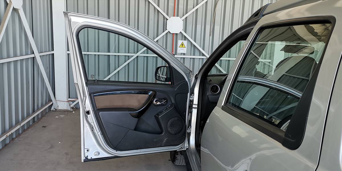 RENAULT DUSTER DYNAMIQUE 4X4 2.0 - Imagen 27