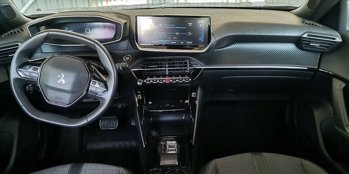 PEUGEOT 2008 BLUE HDI 130 EAT8 1.5 AUT - Imagen 7