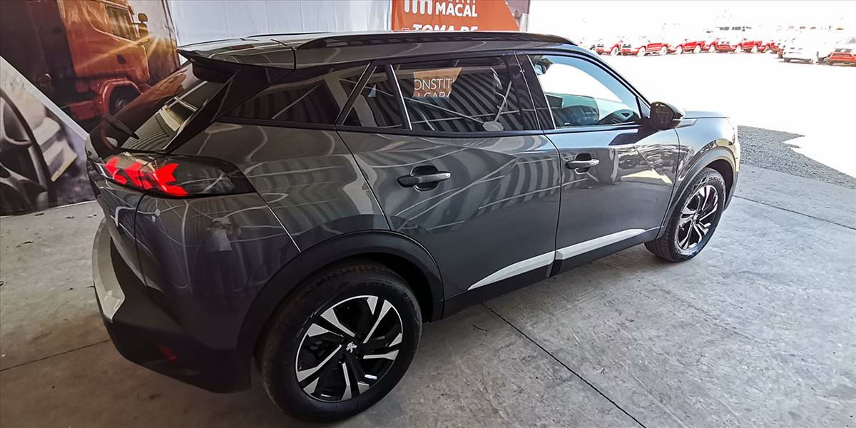 PEUGEOT 2008 BLUE HDI 130 EAT8 1.5 AUT - Imagen 11