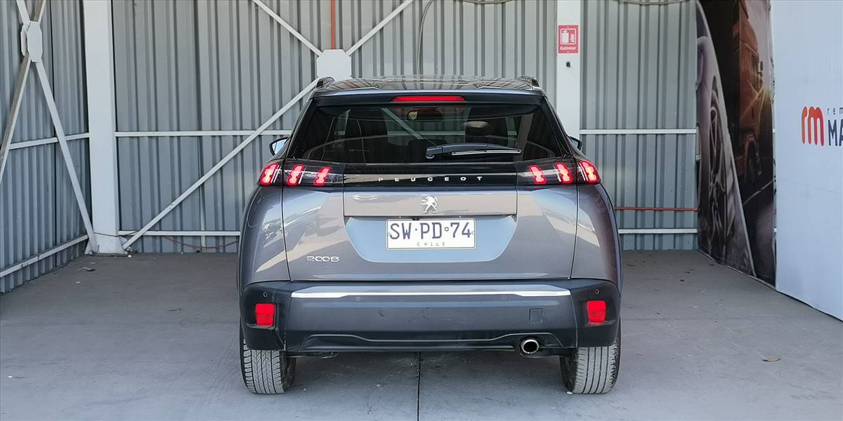 PEUGEOT 2008 BLUE HDI 130 EAT8 1.5 AUT - Imagen 12