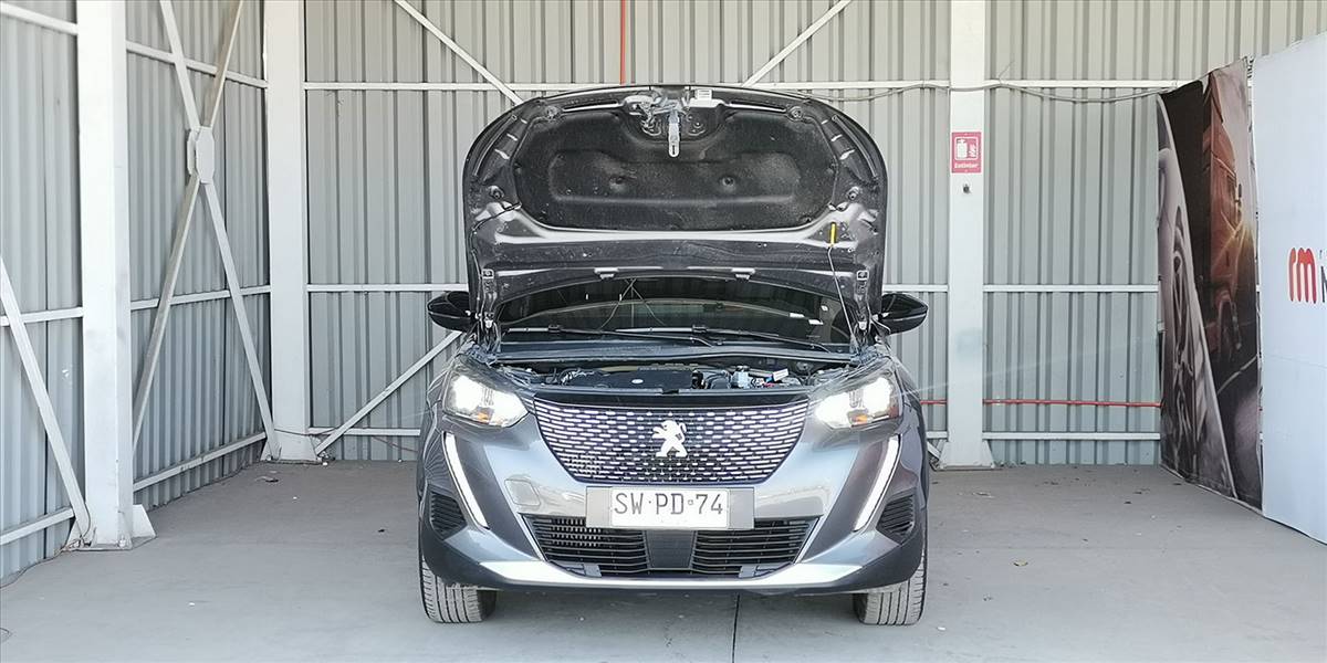 PEUGEOT 2008 BLUE HDI 130 EAT8 1.5 AUT - Imagen 15