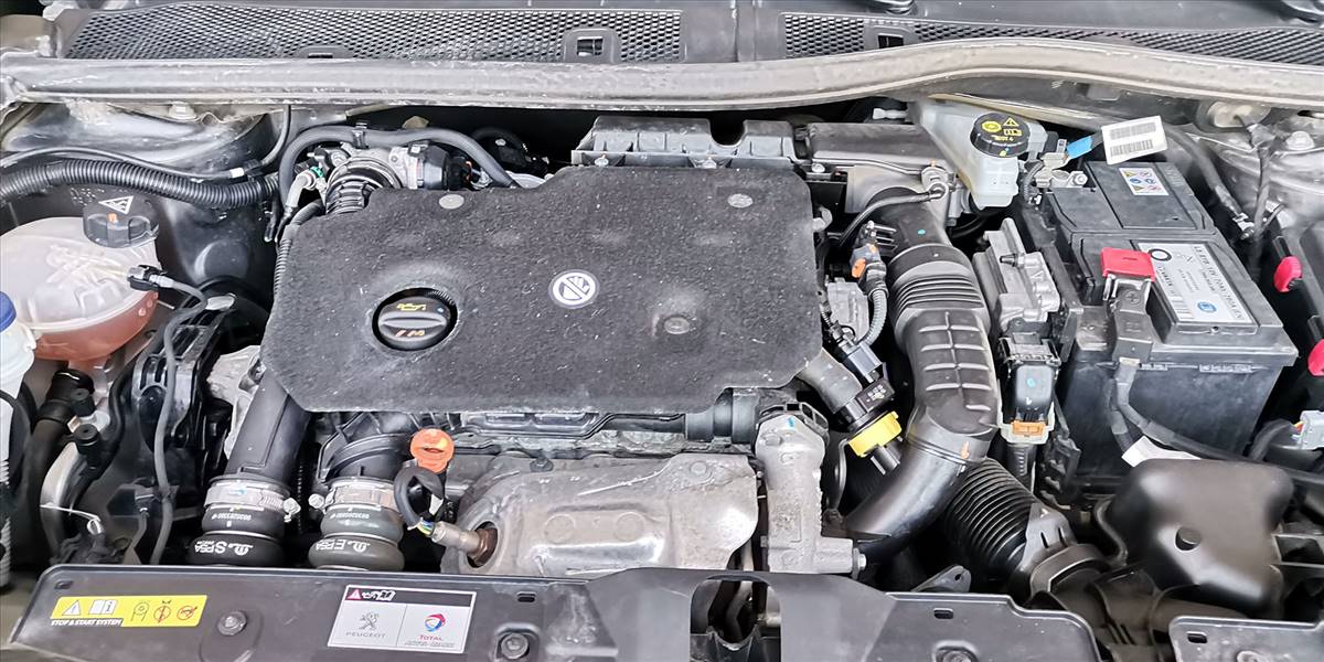 PEUGEOT 2008 BLUE HDI 130 EAT8 1.5 AUT - Imagen 16