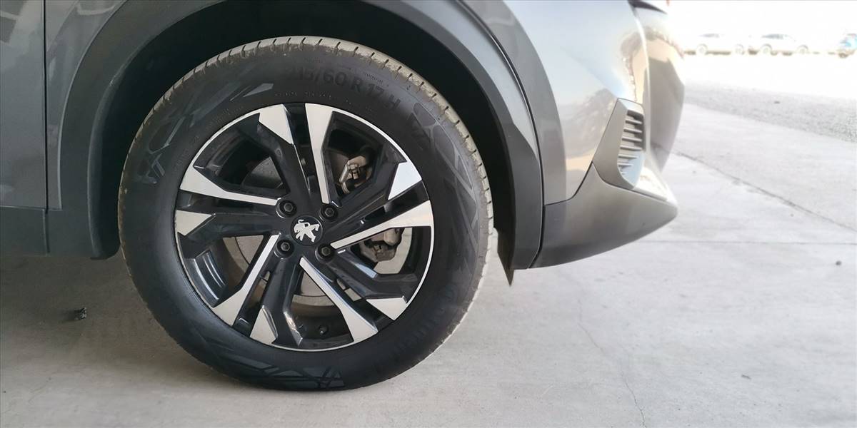 PEUGEOT 2008 BLUE HDI 130 EAT8 1.5 AUT - Imagen 17
