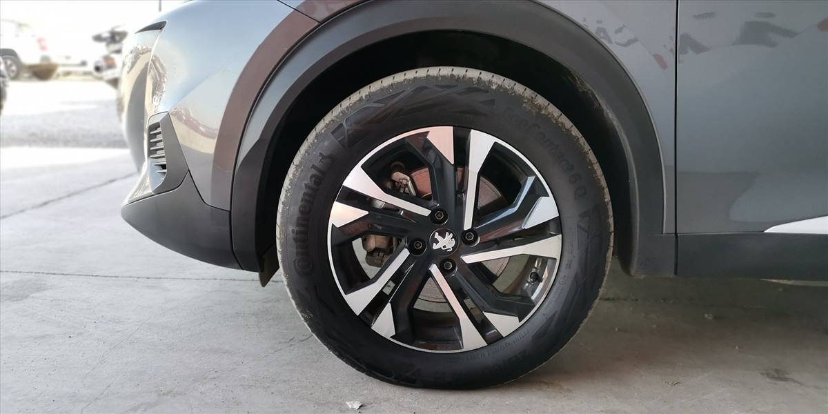 PEUGEOT 2008 BLUE HDI 130 EAT8 1.5 AUT - Imagen 18