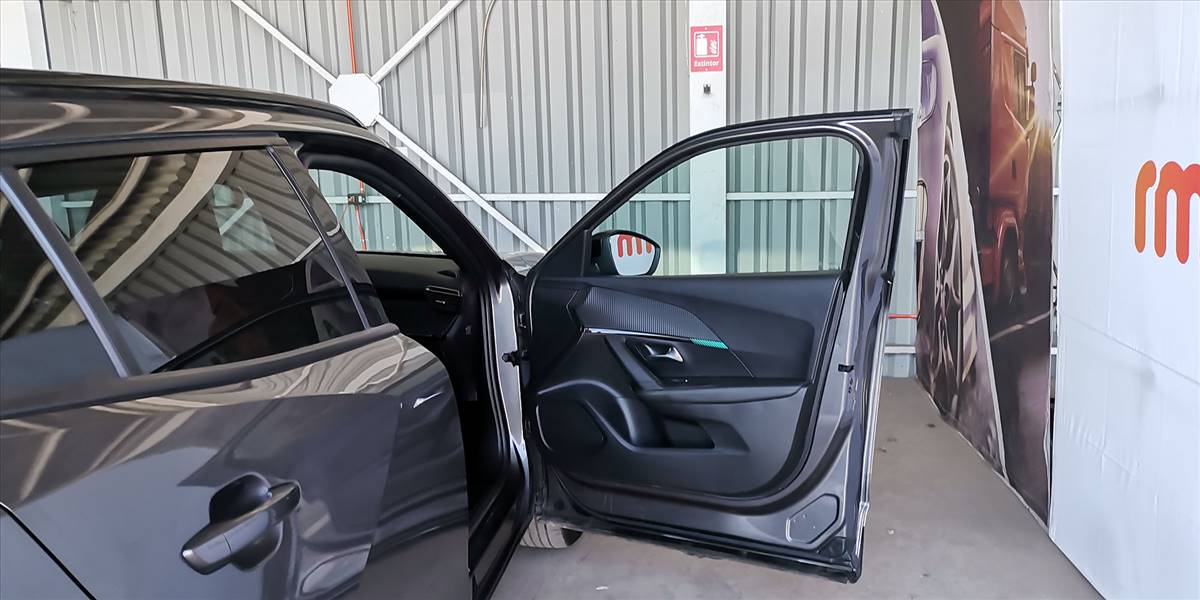PEUGEOT 2008 BLUE HDI 130 EAT8 1.5 AUT - Imagen 28