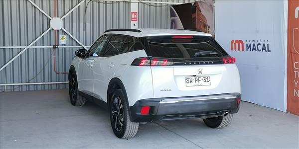 PEUGEOT 2008 BLUE HDI 130 EAT8 1.5 AUT - Imagen 6