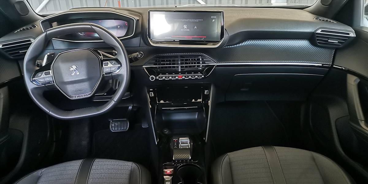 PEUGEOT 2008 BLUE HDI 130 EAT8 1.5 AUT - Imagen 7