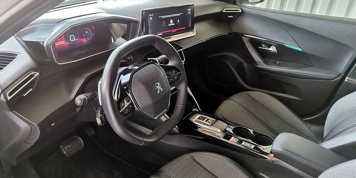PEUGEOT 2008 BLUE HDI 130 EAT8 1.5 AUT - Imagen 21