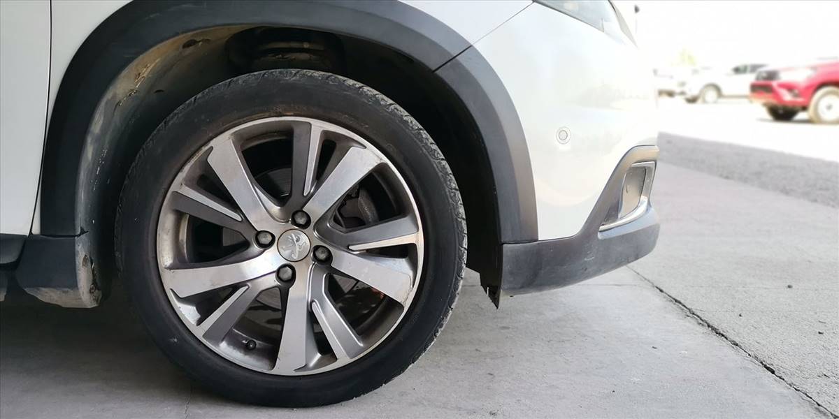 PEUGEOT 2008 ALLURE 1.2 AUT - Imagen 17