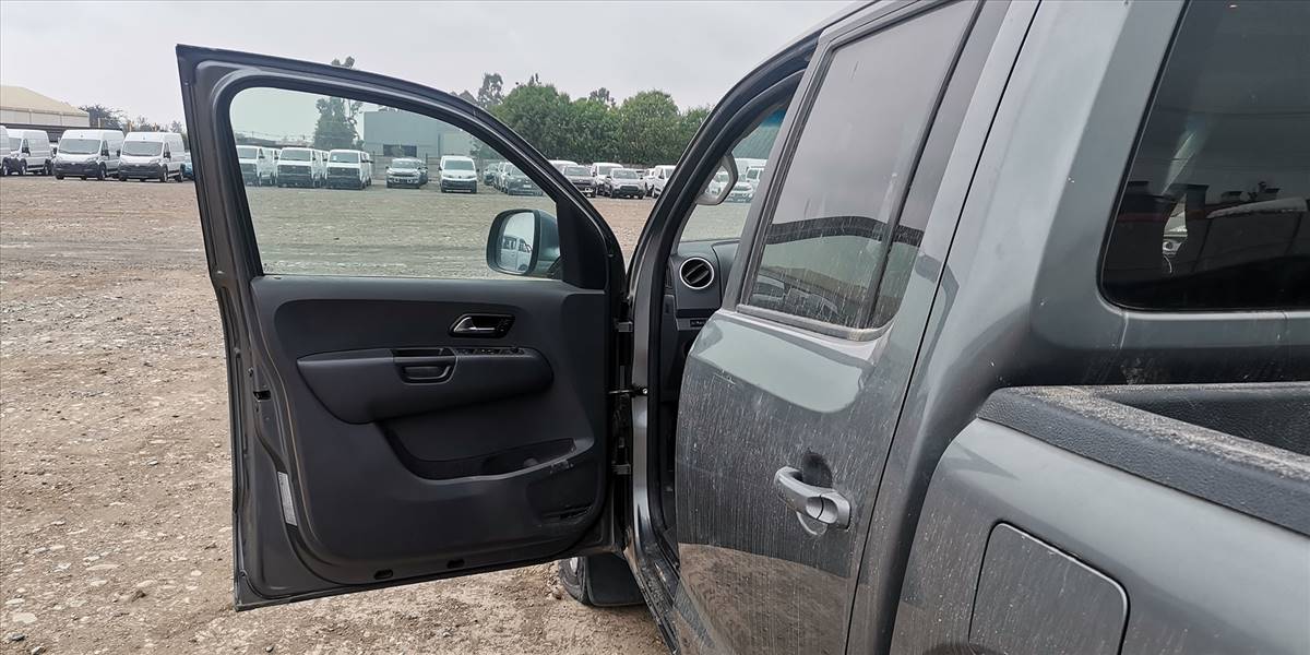 VOLKSWAGEN AMAROK HIGHLINE TDI 4X4 2.0 AUT - Imagen 26