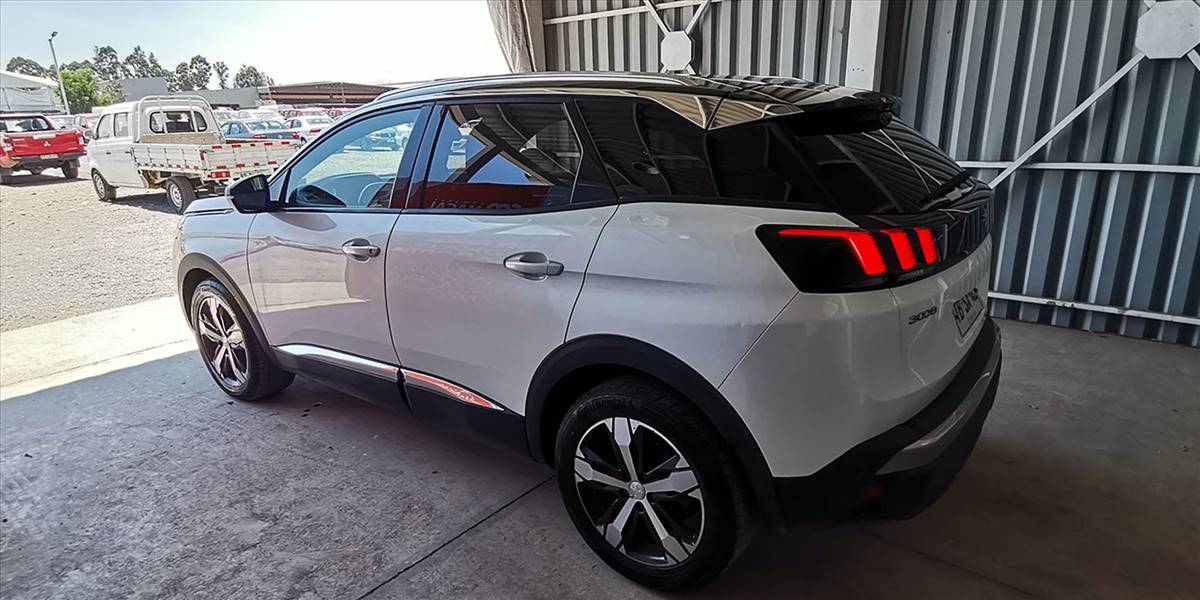 PEUGEOT 3008 BLUE HDI 130 EAT8 1.5 AUT - Imagen 10
