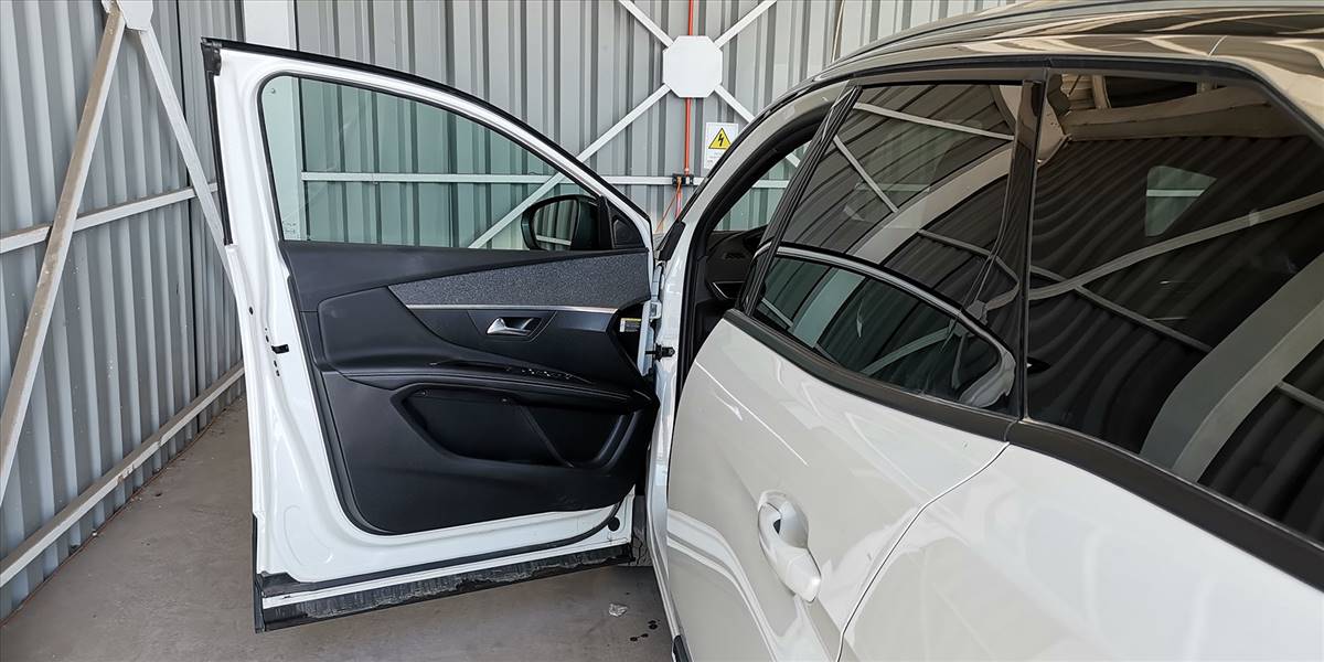 PEUGEOT 3008 BLUE HDI 130 EAT8 1.5 AUT - Imagen 27