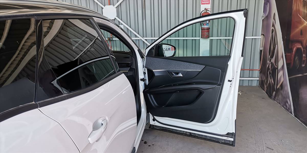 PEUGEOT 3008 BLUE HDI 130 EAT8 1.5 AUT - Imagen 28