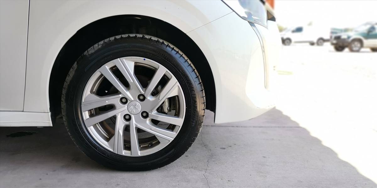 PEUGEOT 208 STYLE PURETECH 75 1.2 - Imagen 20