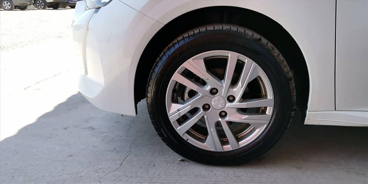 PEUGEOT 208 STYLE PURETECH 75 1.2 - Imagen 21