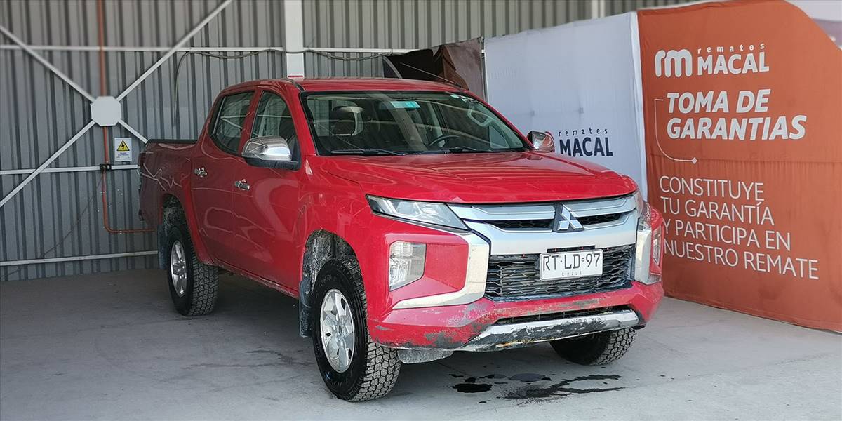 MITSUBISHI L200 KATANA CRT 4X4 2.4 - Imagen 19